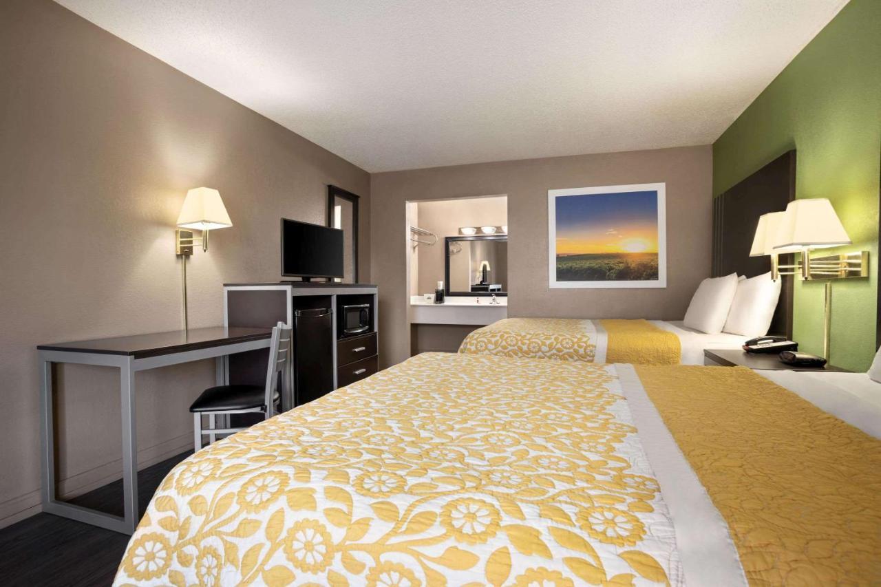 Days Inn By Wyndham Hardeeville/ I-95 State Line Экстерьер фото