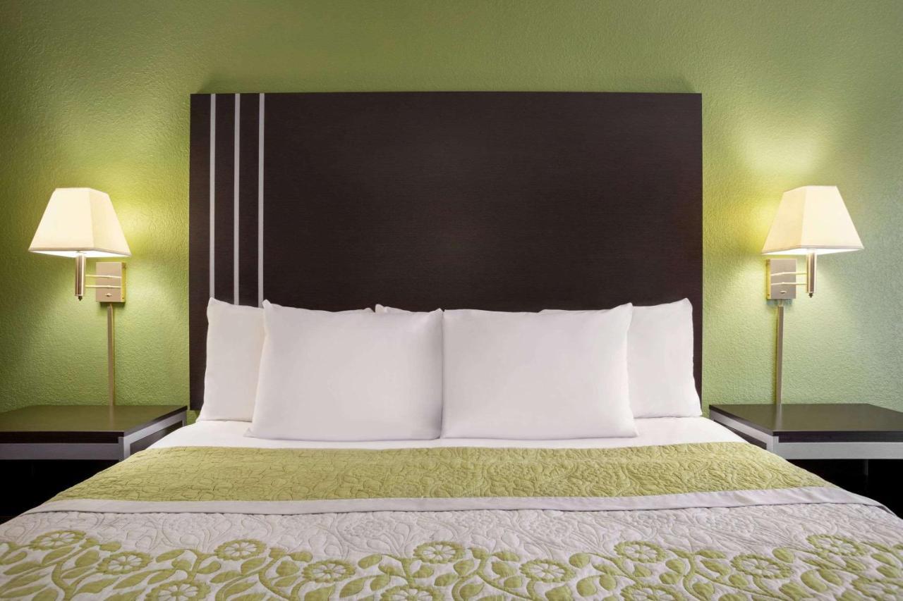 Days Inn By Wyndham Hardeeville/ I-95 State Line Экстерьер фото