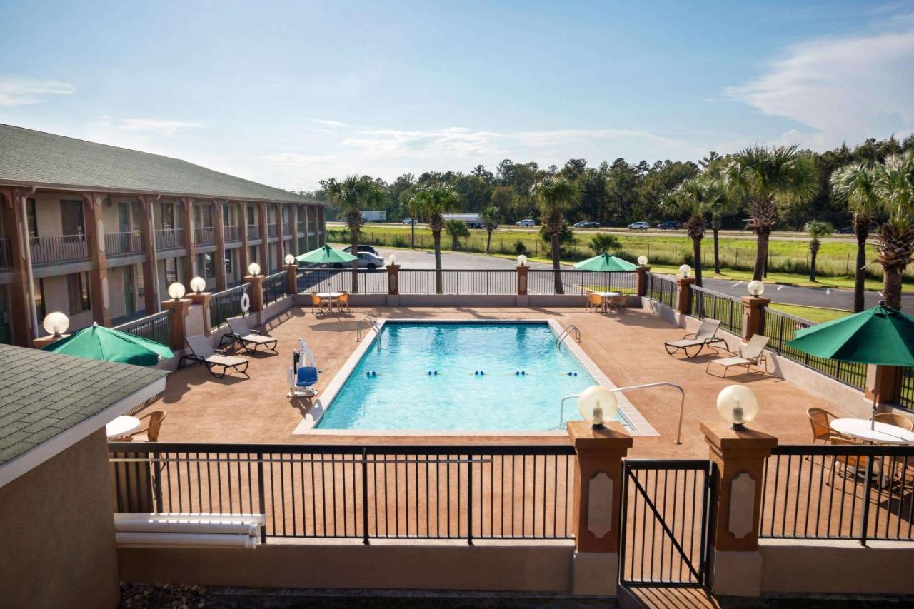 Days Inn By Wyndham Hardeeville/ I-95 State Line Экстерьер фото