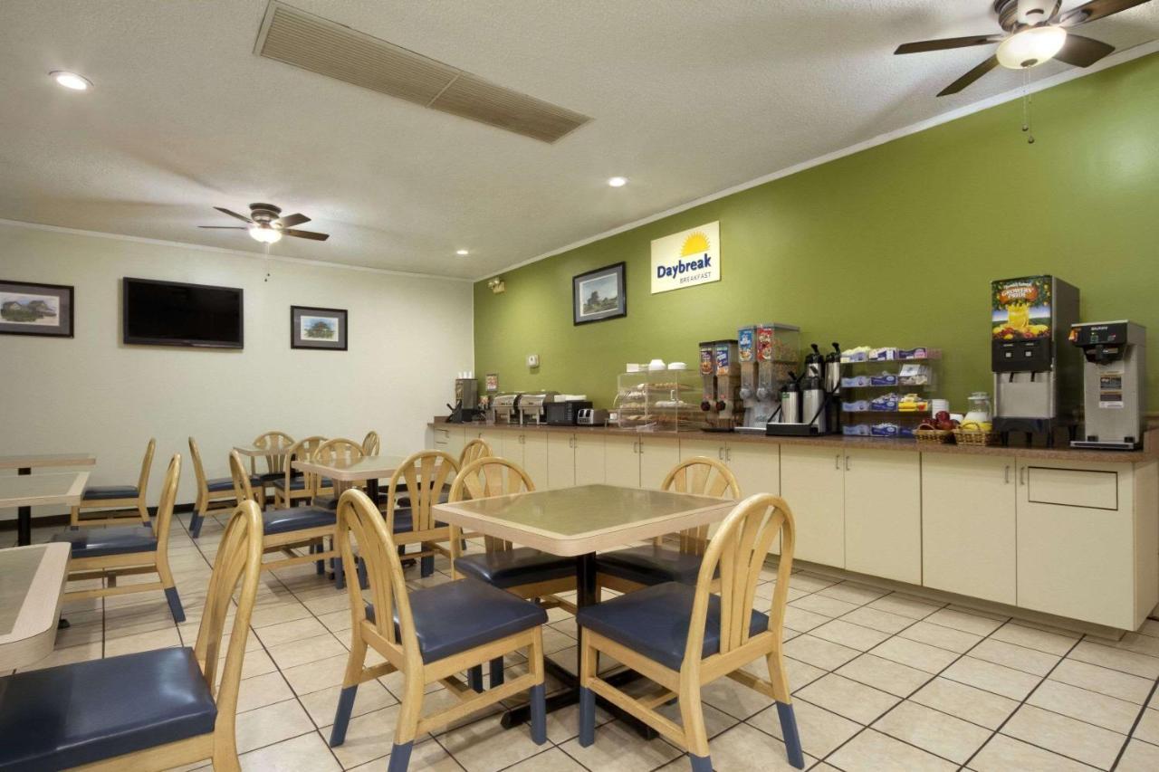 Days Inn By Wyndham Hardeeville/ I-95 State Line Экстерьер фото