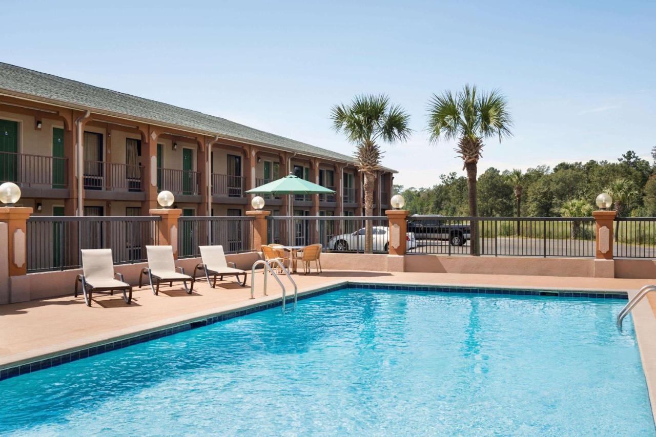 Days Inn By Wyndham Hardeeville/ I-95 State Line Экстерьер фото